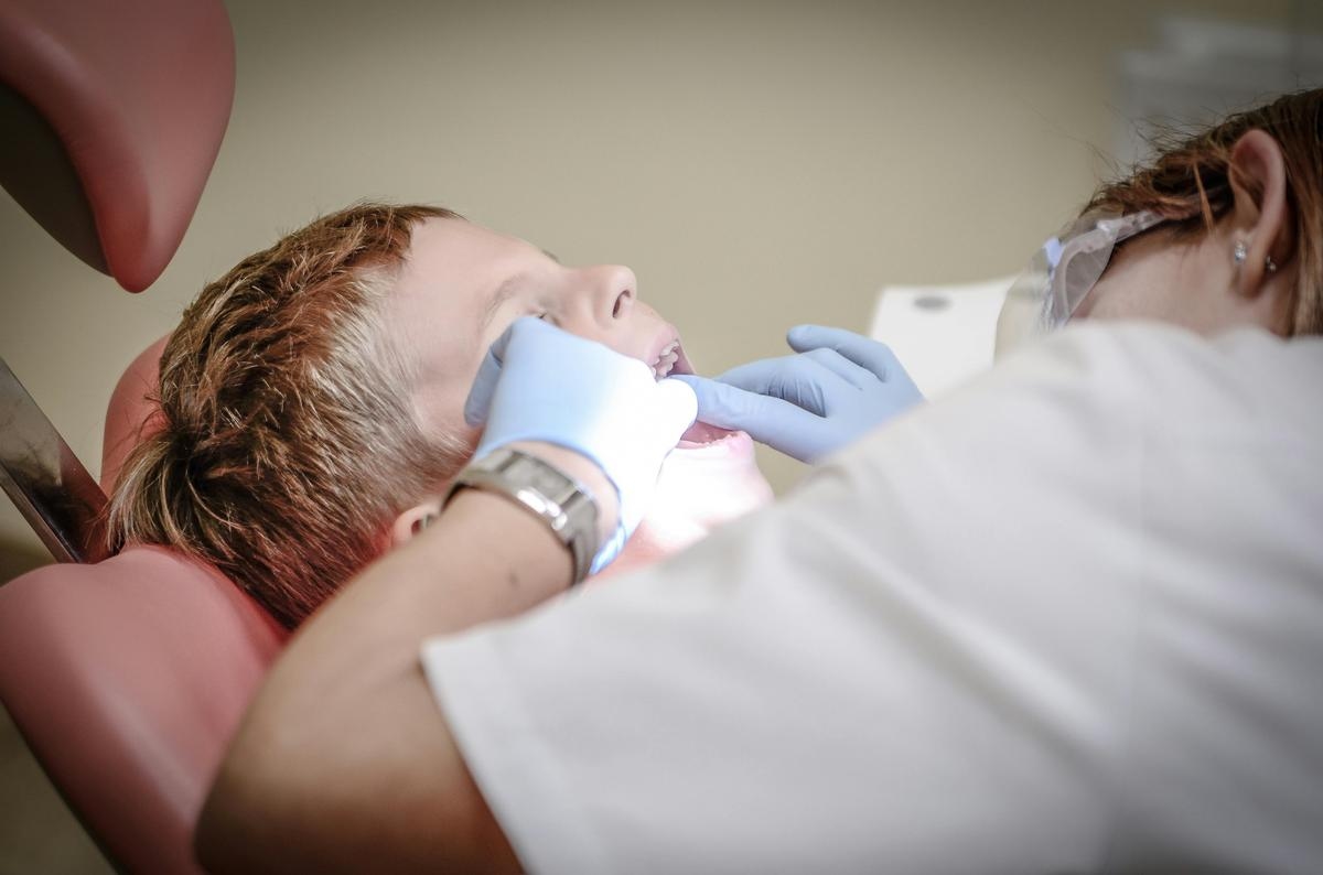 Zahngesundheit: Was ist Zahnhypomineralisierung, von der in Frankreich jedes fünfte Kind betroffen ist?