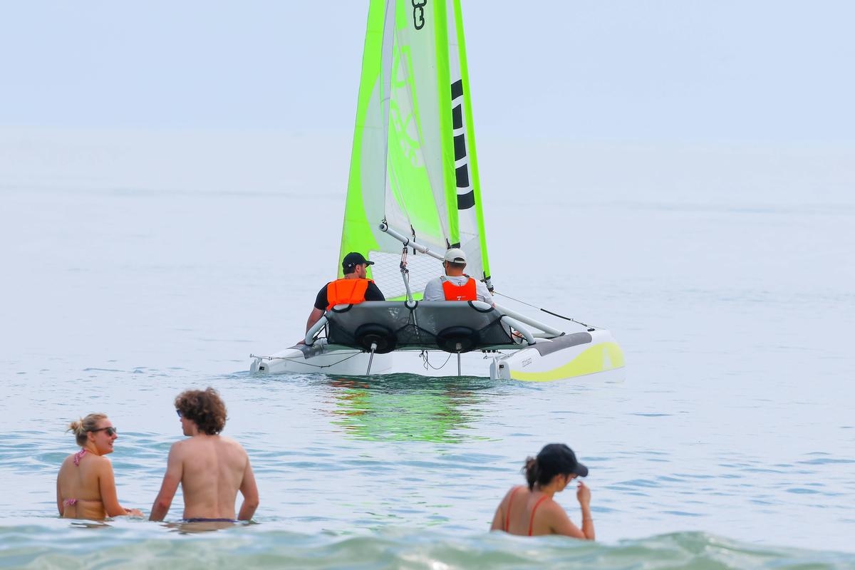 Île de Ré: Haben Sie schon einmal einen Katamaran mit einem Joystick gesteuert?
