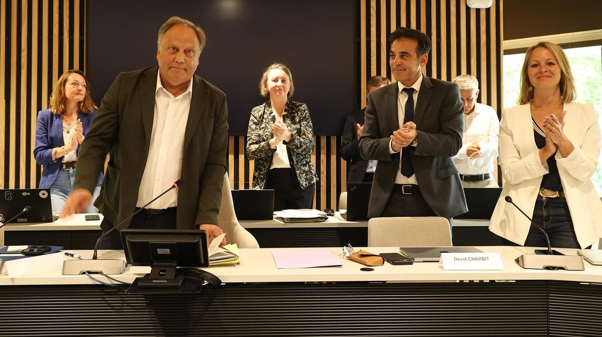 "Görev büyük ve benim kararlılığım da öyle": Mérignac'ın seçilmiş belediye başkanı Thierry Trijoulet, Alain Anziani'nin yerini aldı