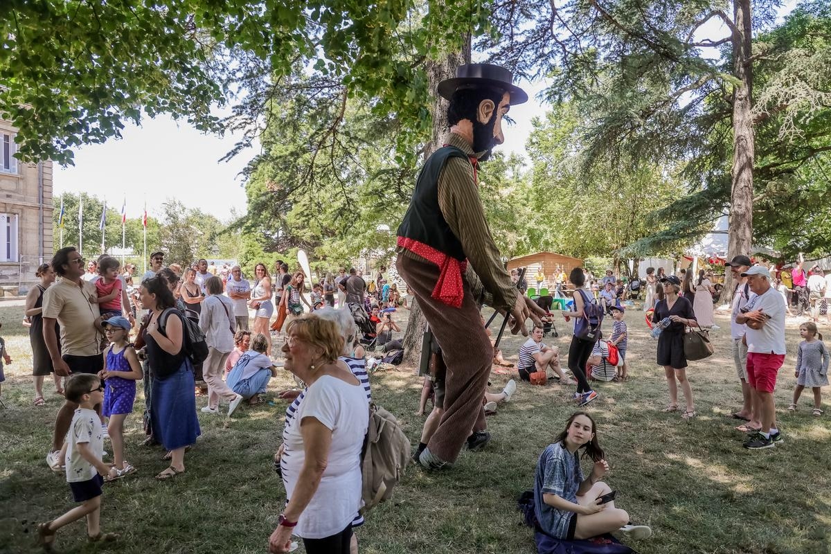 Espectáculos de calle, DJ Zebra y gastronomía: lo imprescindible de la Fiesta del Bacalao en Bègles