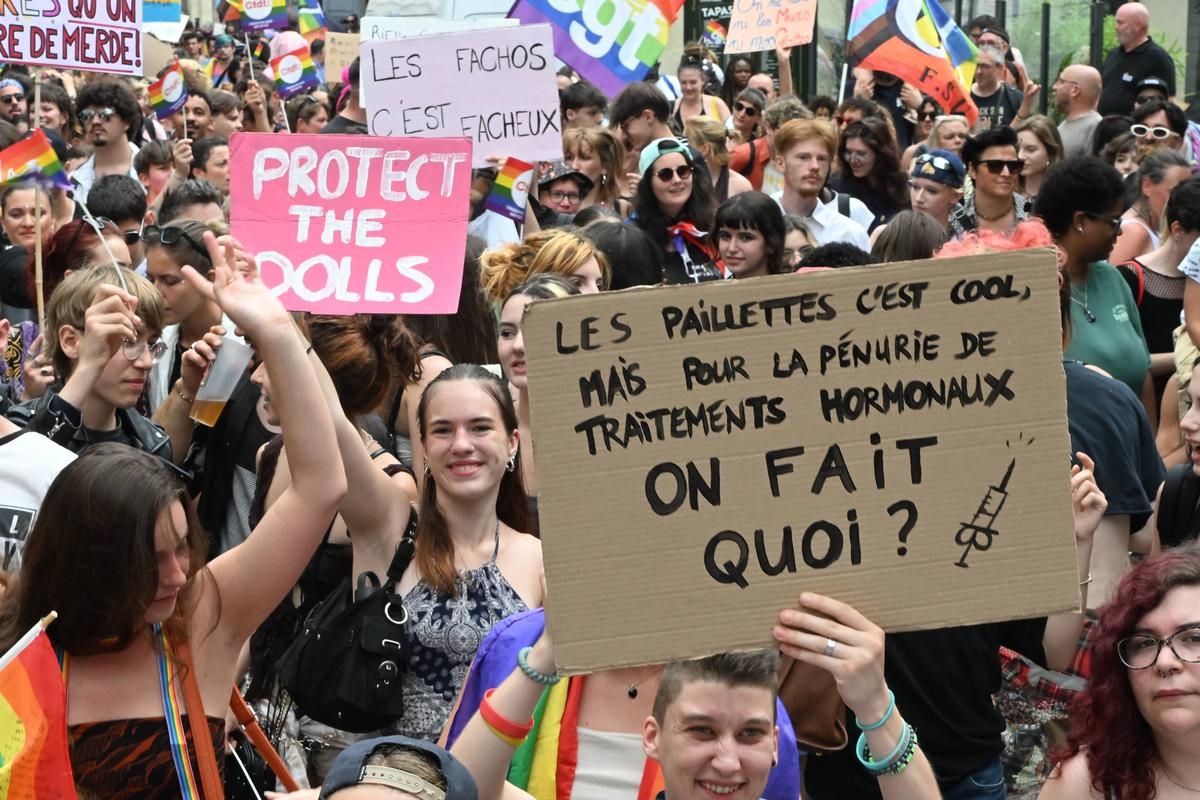Pride Market beliebt bei jungen Leuten in der Dordogne