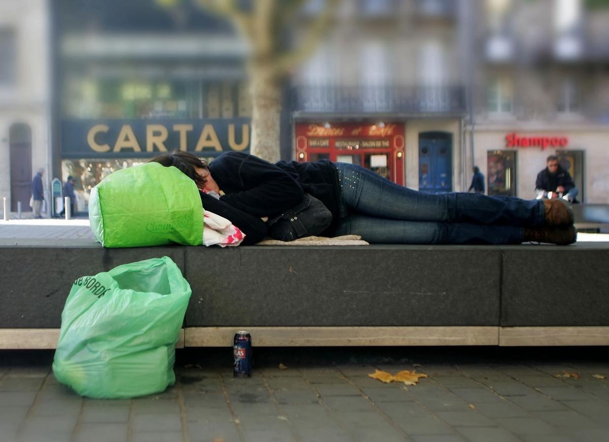 How many homeless people are there in France? What is their profile? INSEE's Focus on Homeless People