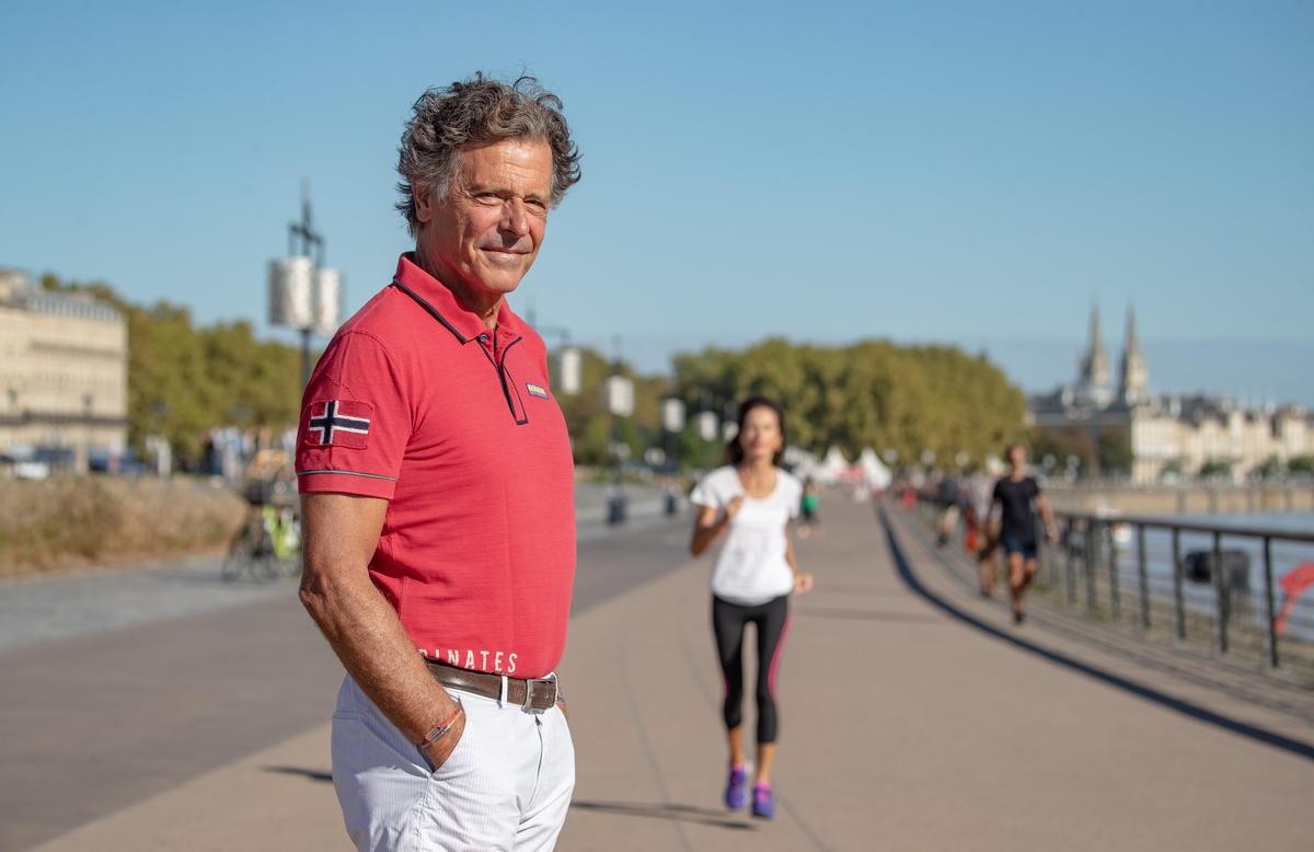 "10.000 stappen per dag? Dan maar madeliefjes plukken": Sportarts reset stappenteller