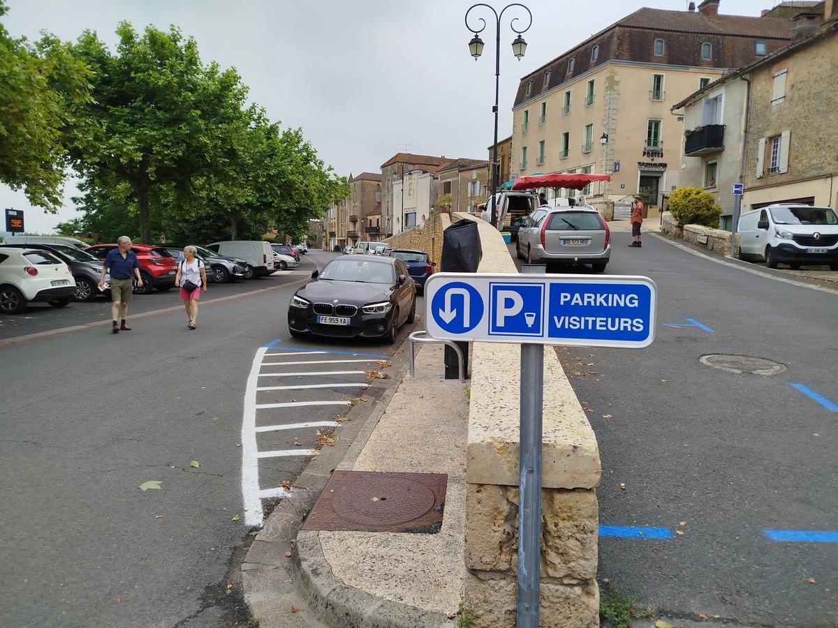 El regreso del aparcamiento de pago en esta ciudad medieval de Dordoña