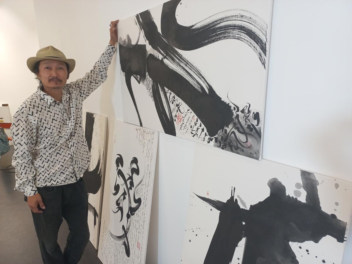 Royan: Für den mongolischen Kalligrafiemeister Tamir Samandbaadra „kommt alles von innen“