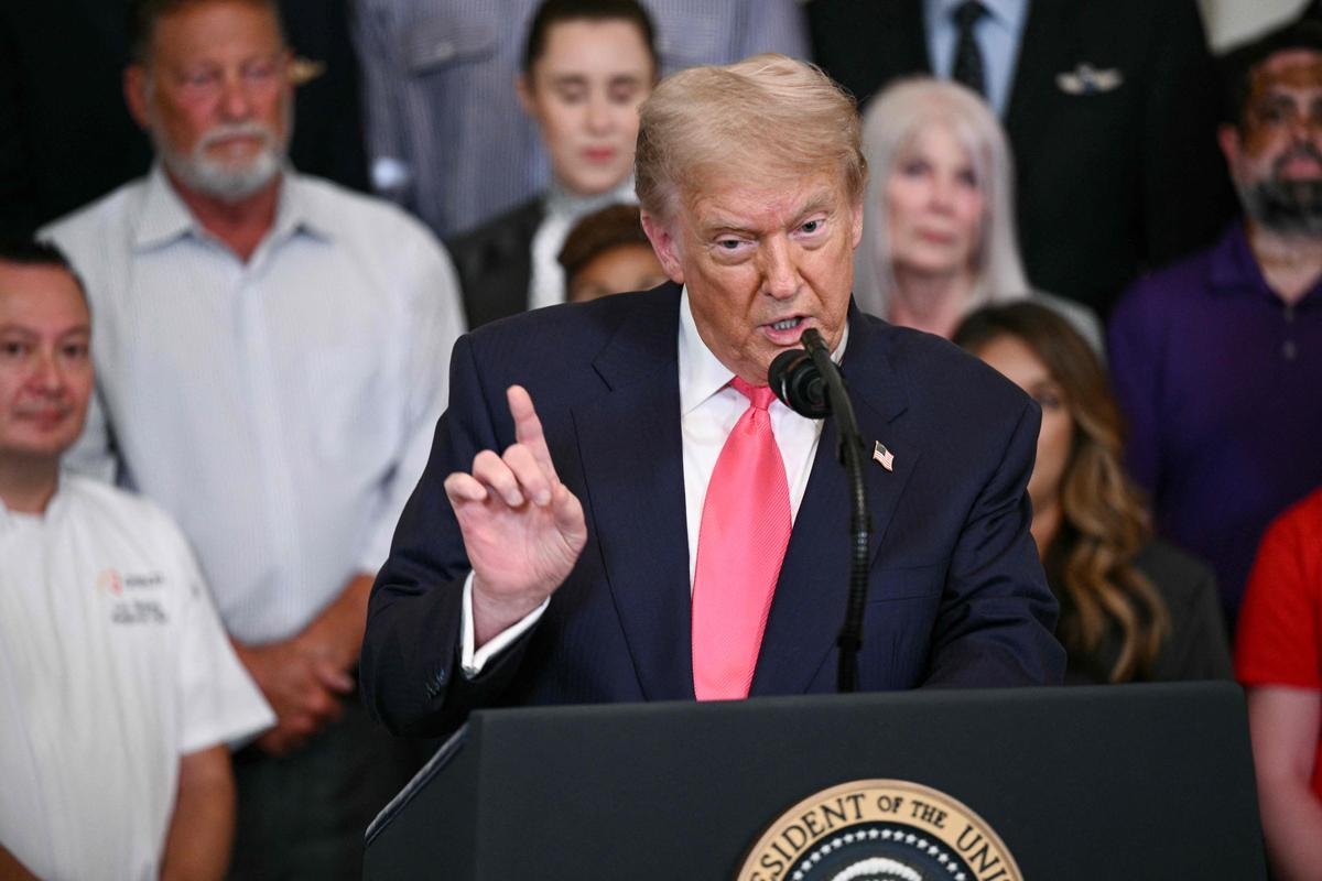 Donald Trump zet Republikeinse senatoren onder druk om zijn 'grote, mooie' begrotingswetsvoorstel aan te nemen