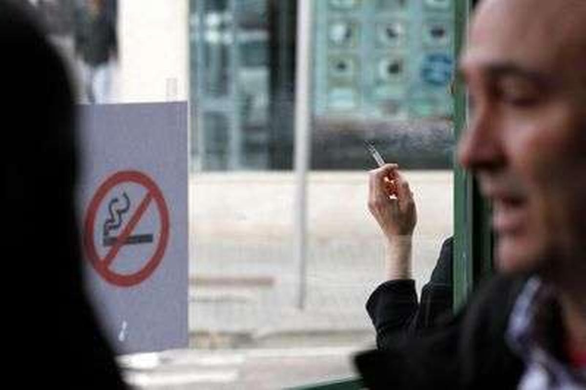 Shocking images, plain packaging, price increases, smoking banned on the beach...: a look back at 50 years of anti-smoking measures
