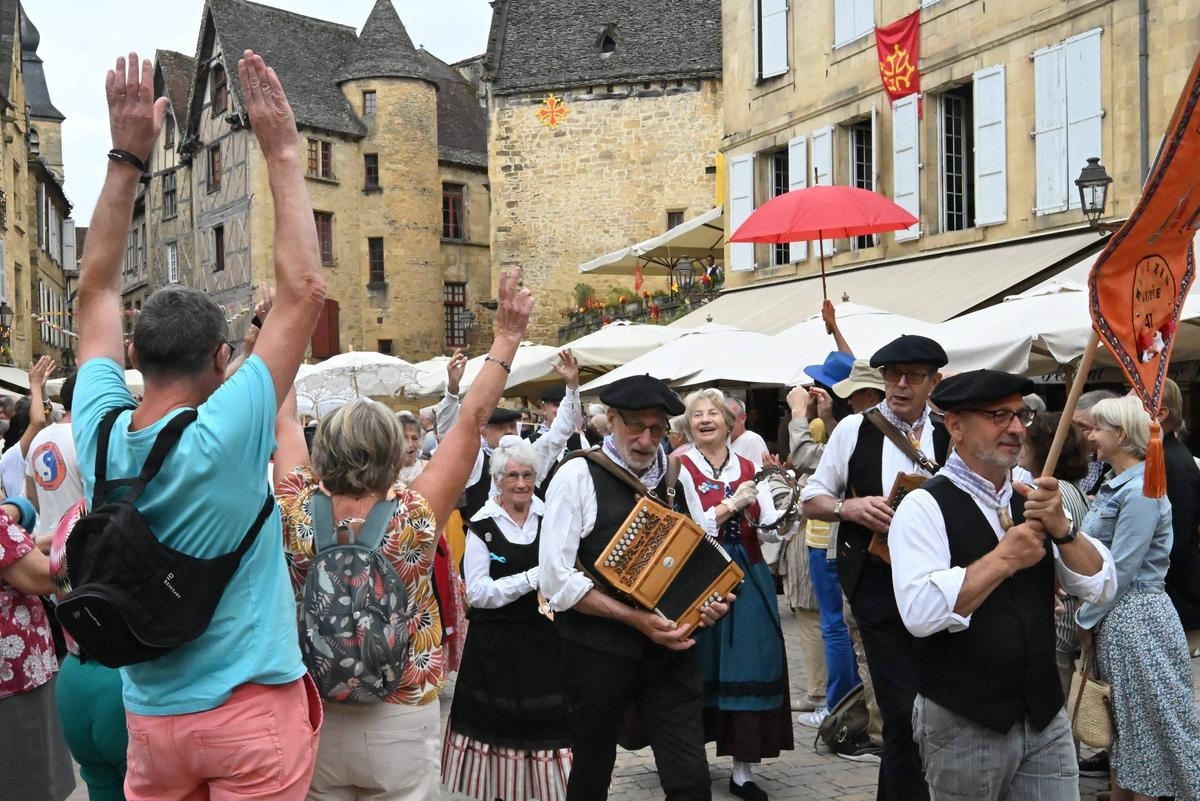 Félibrée 2025 en Sarlat: el domingo fue un éxito rotundo