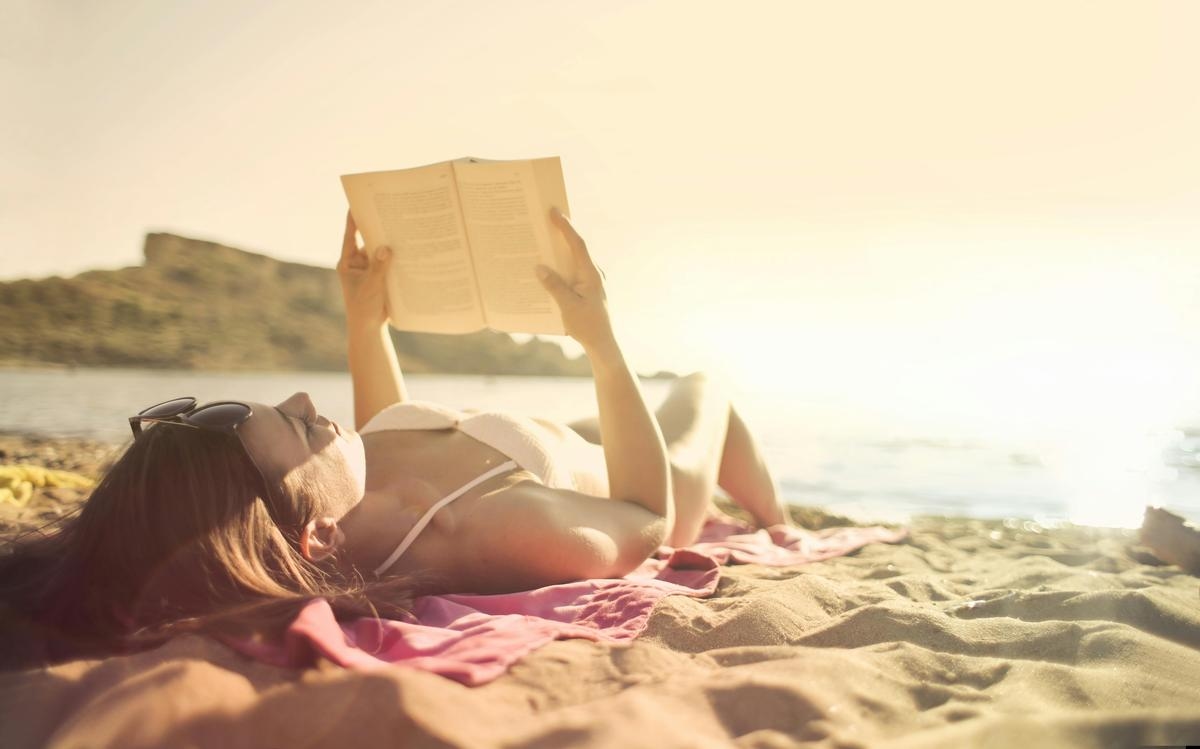 Férias de verão: atenção, “preparar a pele para o sol” é inútil, até perigoso