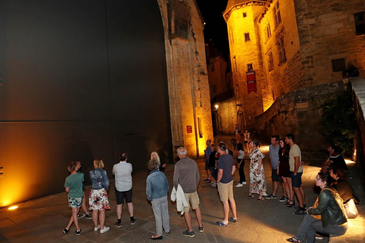 Siyah Périgord: Sarlat'ta, eşitsizlikleri gizleyen 2025 turizm sezonuna onurlu bir başlangıç