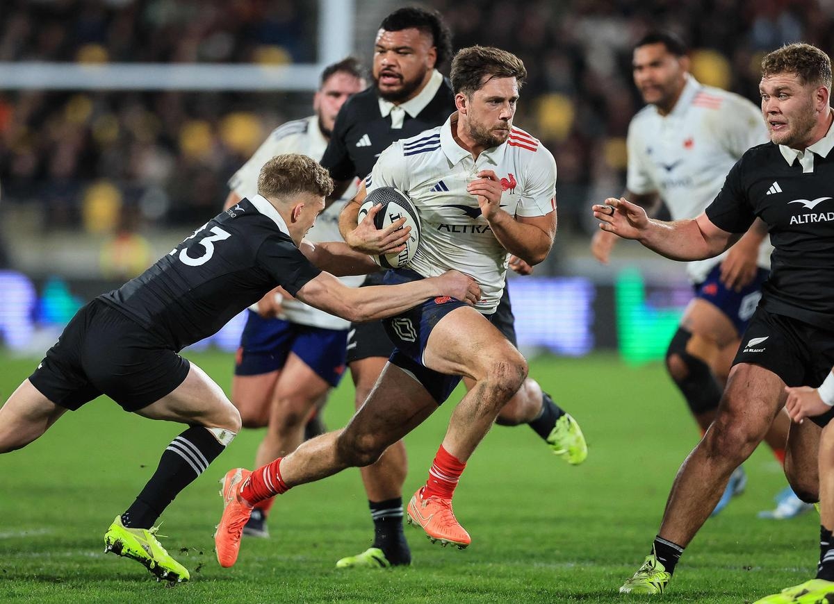 France XV. Barassi, Woki and Montagne out for the match against the All Blacks, Hastoy likely to start in a La Rochelle defence