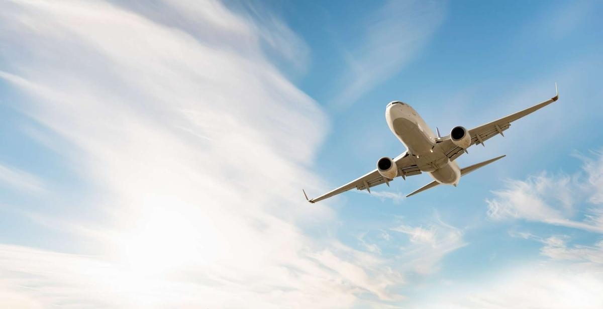 Un terzo degli uomini ritiene di essere in grado di effettuare un atterraggio di emergenza con un aereo: perché lo pensano?