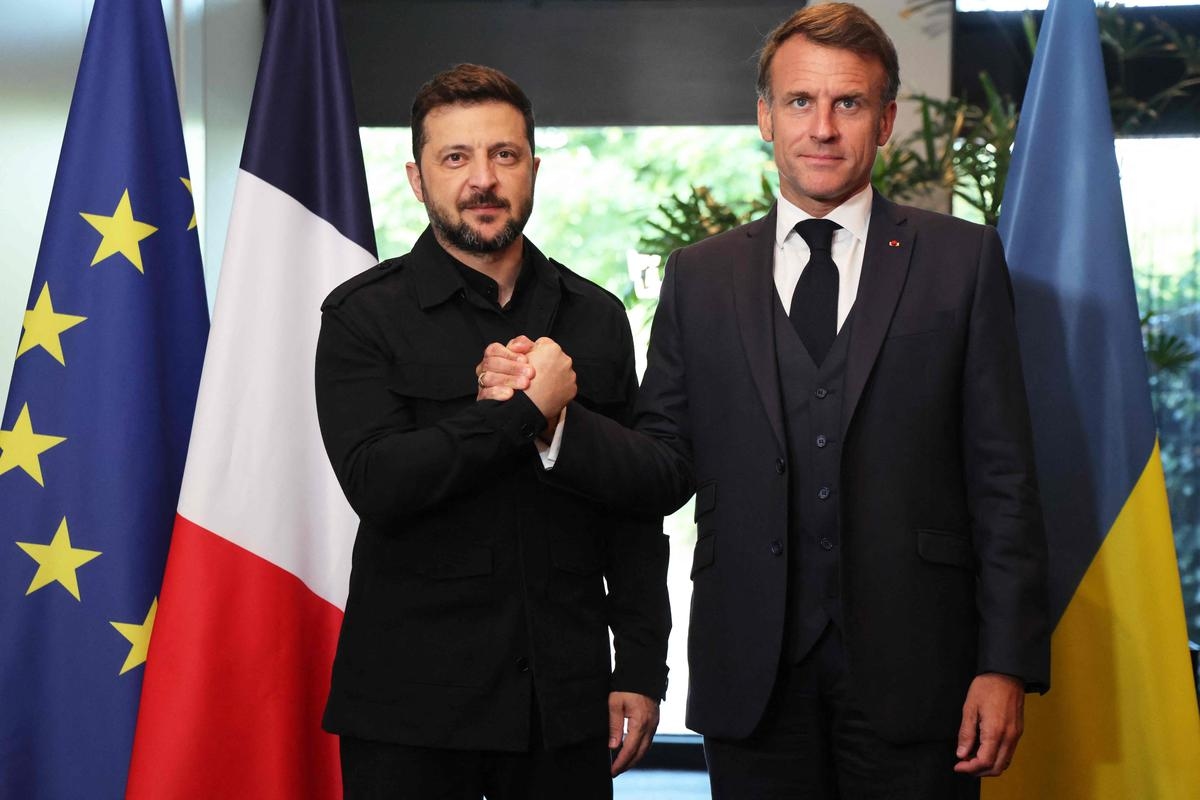 Guerra in Ucraina: Macron e Zelensky ribadiscono “l’importanza della lotta alla corruzione”