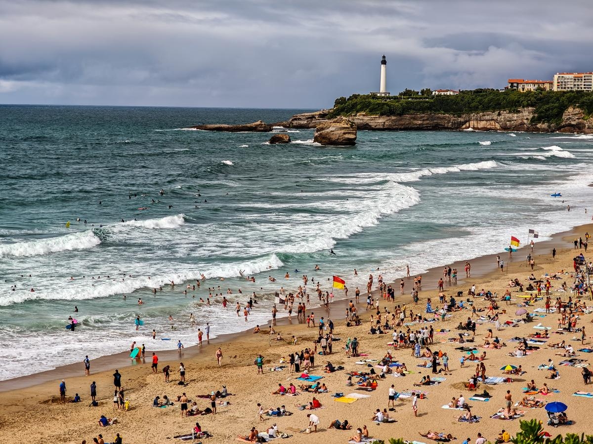 Turismo en el País Vasco: un balance frío en julio, reflejo del tiempo