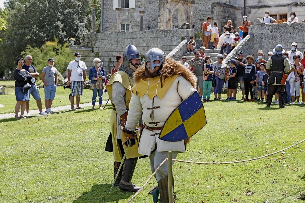 Charente-Maritime: Schloss Crazannes im Mittelalter
