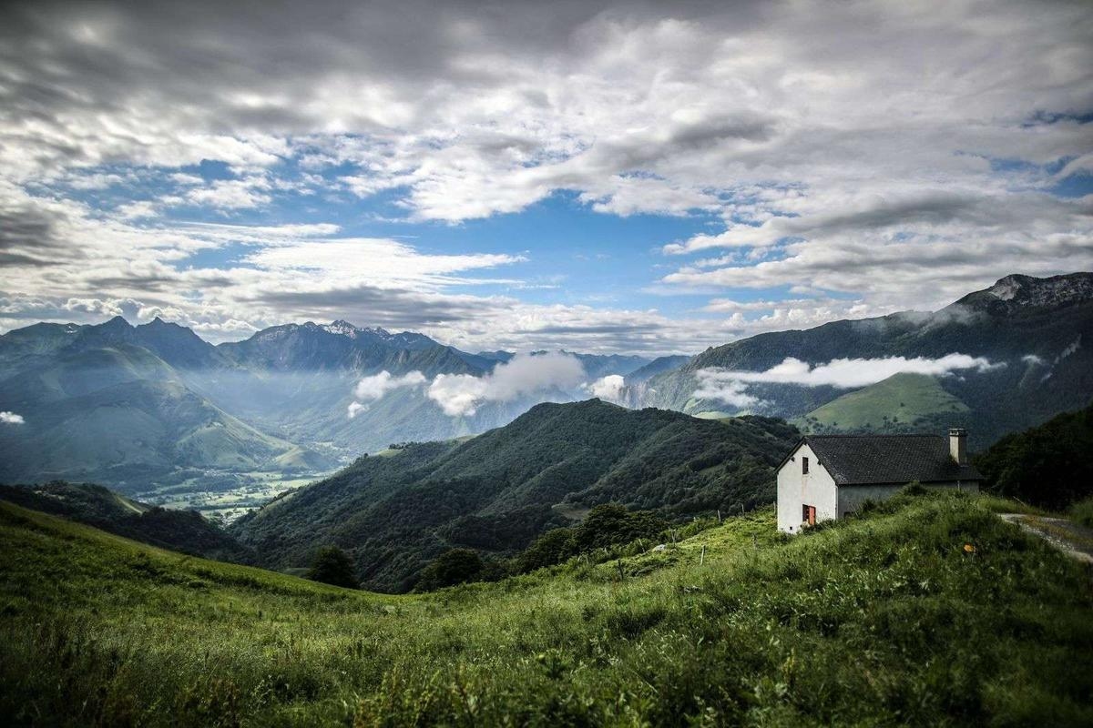 Verticale bergen, edelweiss en herders: een tocht door de Aspe-vallei, omhoog langs de bergtoppen