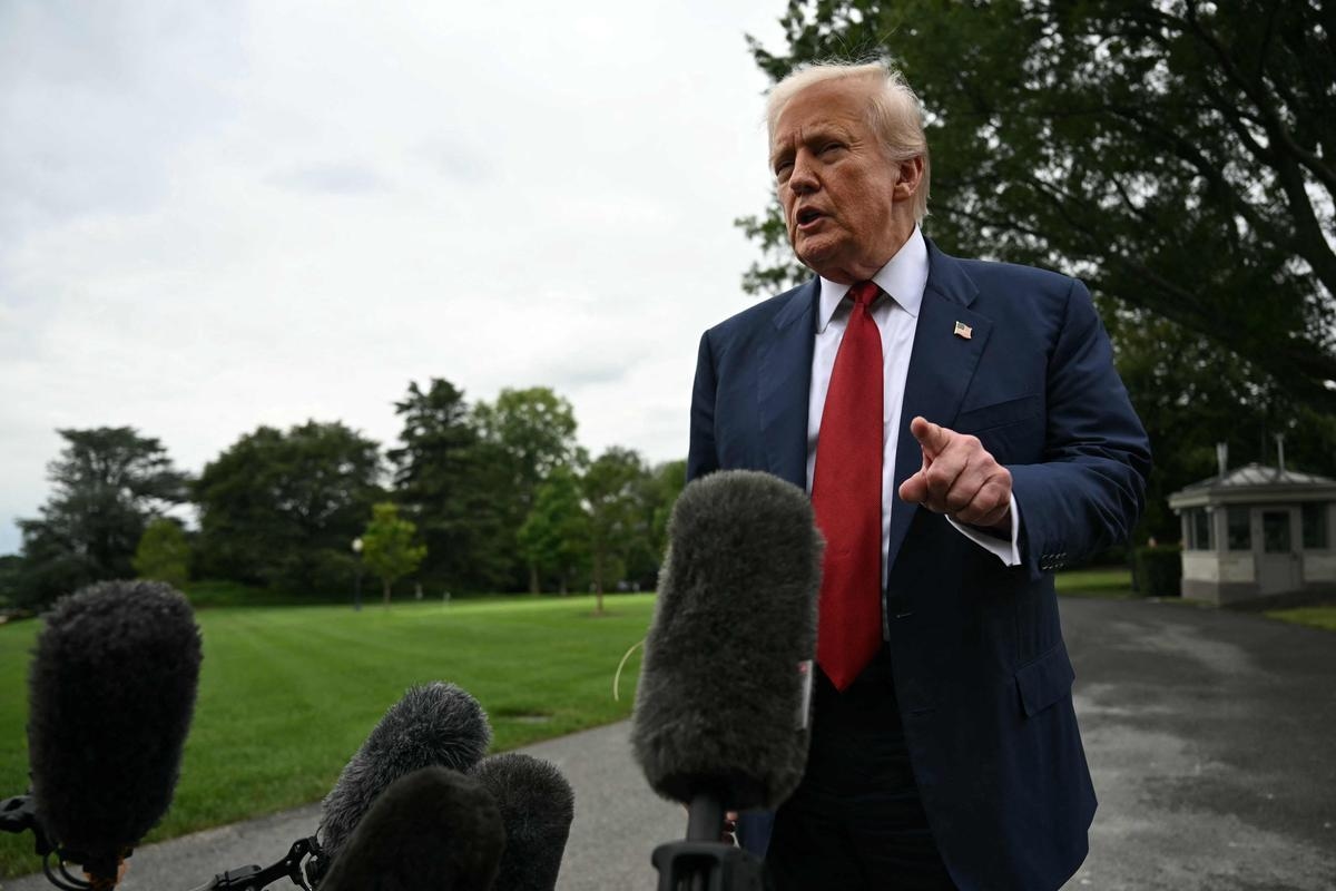 Donald Trump potępia „sfałszowane” i „zawyżone” dane dotyczące zatrudnienia i zwalnia szefa działu statystyk