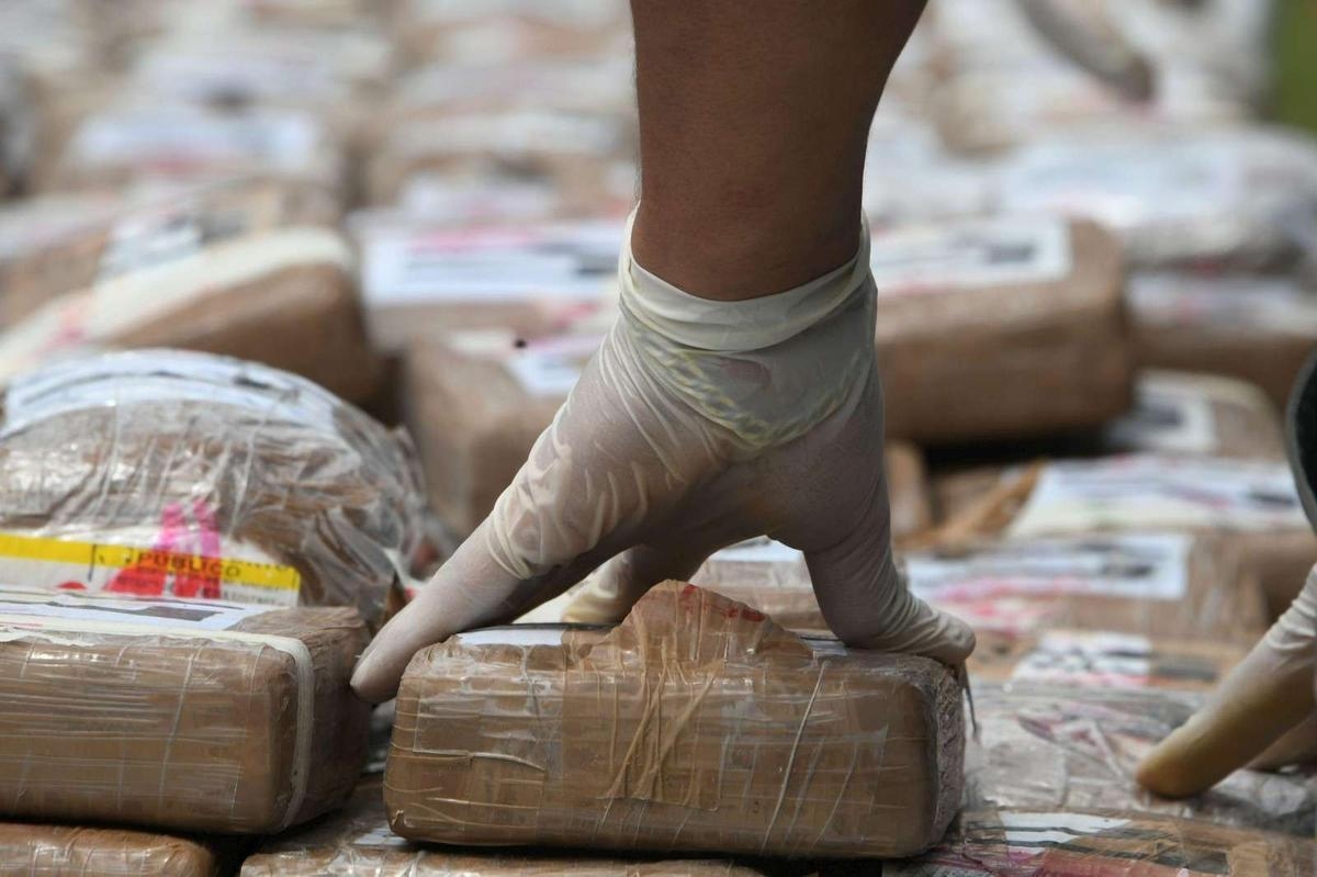 Frans-Polynesië: 1.878 kilo drugs ontdekt op zeilboot op de Marquesaseilanden, een ‘historische inbeslagname’