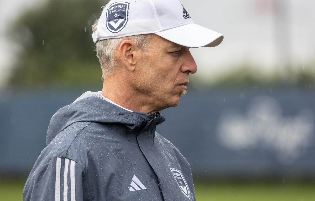 Girondins de Bordeaux. Bruno Irles: „Nowy transfer? Może to zależeć od odejścia przed końcem okna transferowego”.