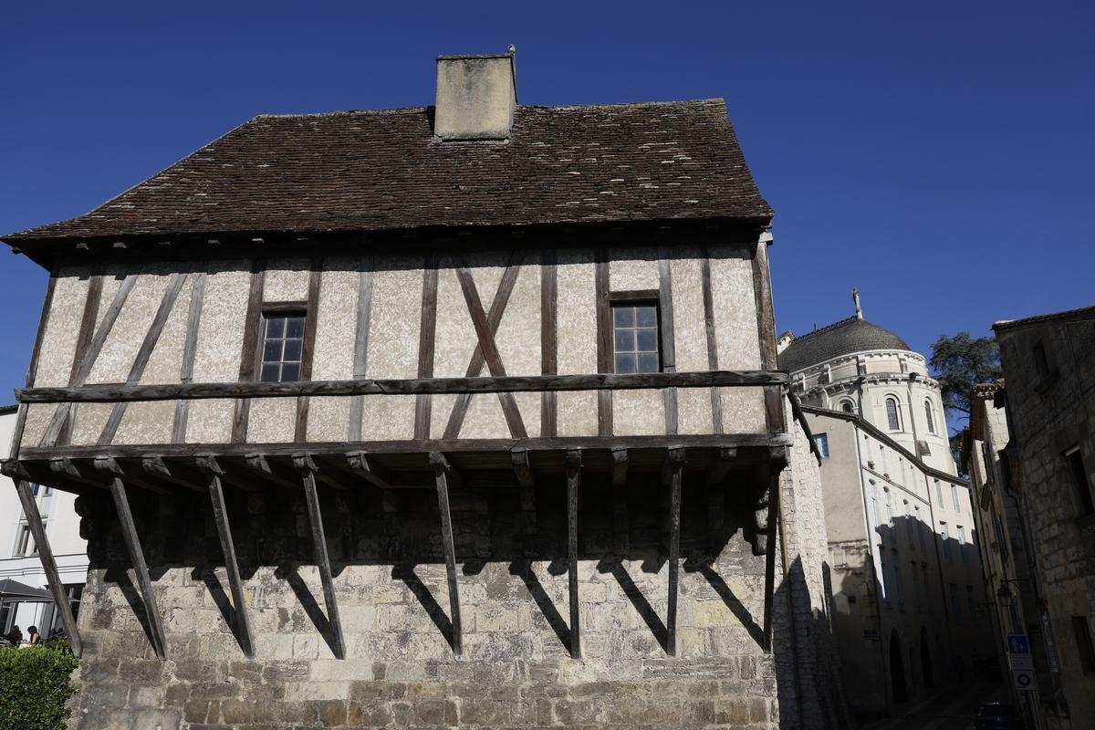 «La gente se pregunta qué es»: ¿para qué servía esta casa situada en la cima de una colina en Périgueux?