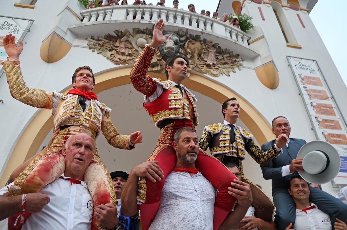 Dax 2025 Feria Bullfight: Trofeeën doen er niet toe, zolang je maar high wordt