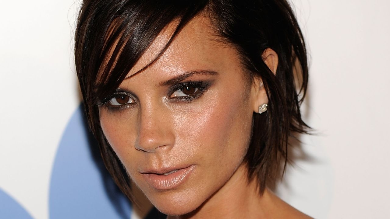 Slanted bangs: Will they make a comeback this year?