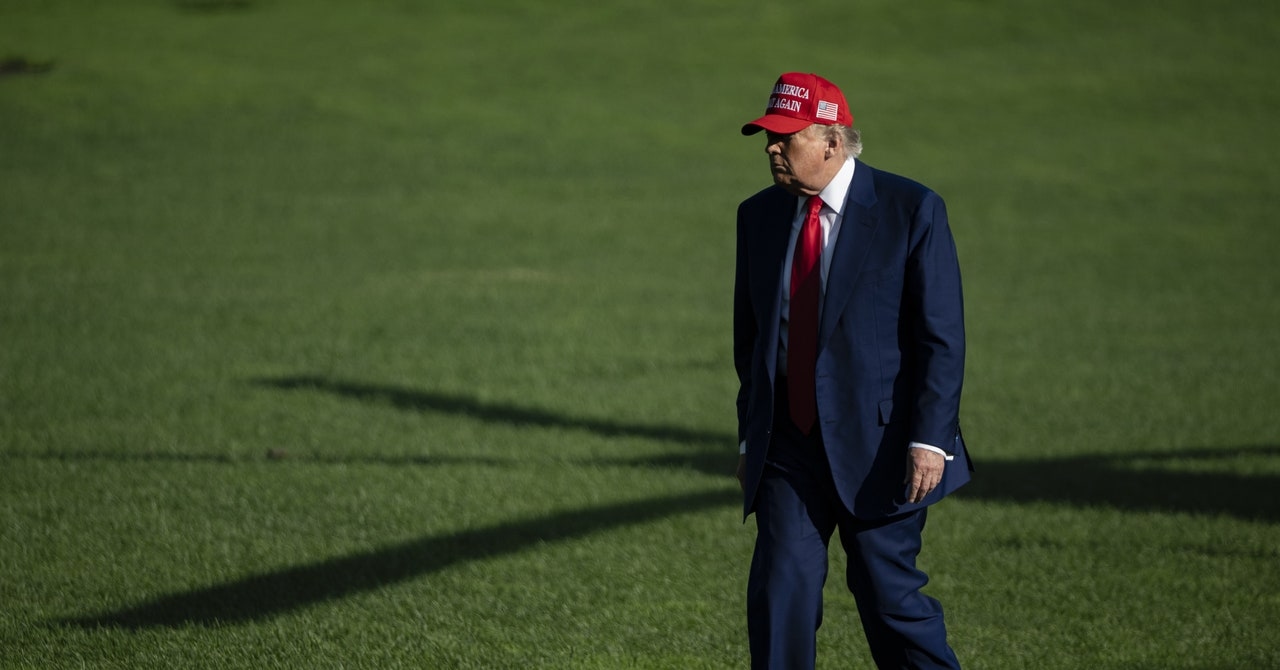 Truth Social stort in terwijl Trump live Iran-bombardementen publiceert