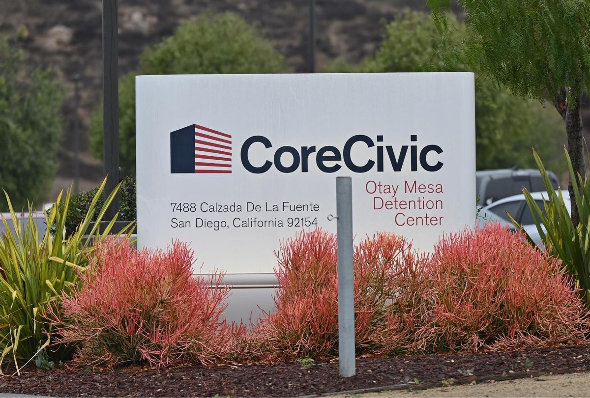 La empresa de prisiones privadas CoreCivic considera la agenda de deportaciones masivas de Trump como un "catalizador" para el crecimiento.