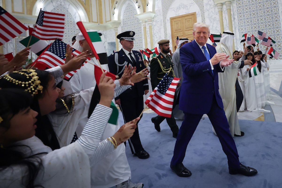 MAGA recibe el tratamiento de Oriente Medio y expone por qué a los republicanos les encanta el lujoso estilo de vida de Trump