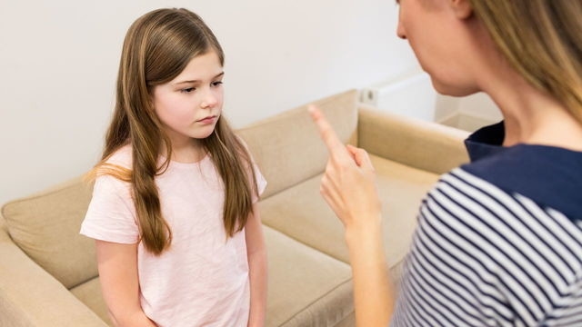 Las burlas y las críticas de los padres pueden empeorar los problemas de imagen corporal más adelante en la vida.