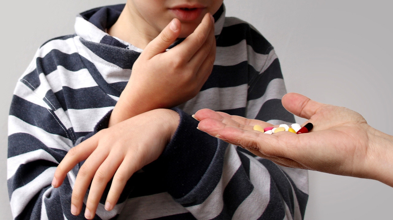 ¿Se deben administrar antihelmínticos a los niños como medida preventiva?