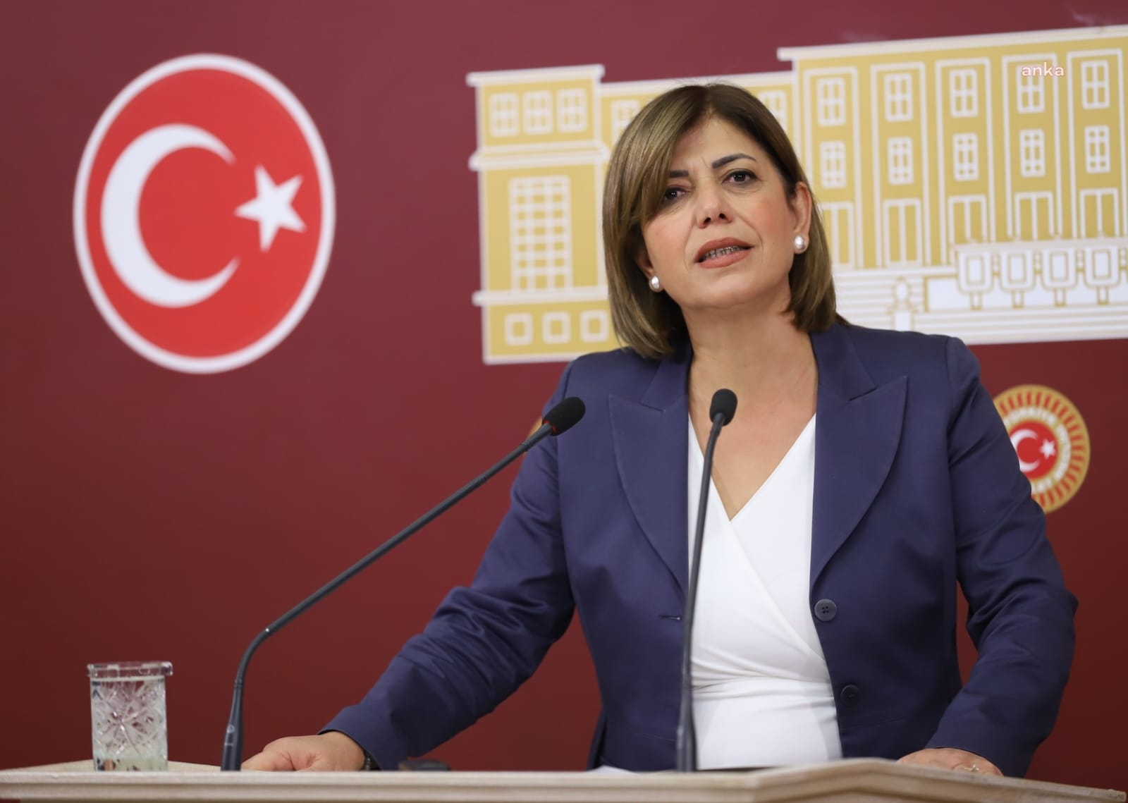 Volkan Yolcu schreef: Knappe vrouwen