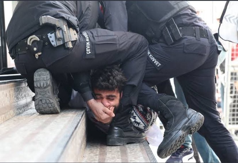 GALERIE – Moments d’intervention brutale contre les personnes détenues à Istanbul le 1er mai
