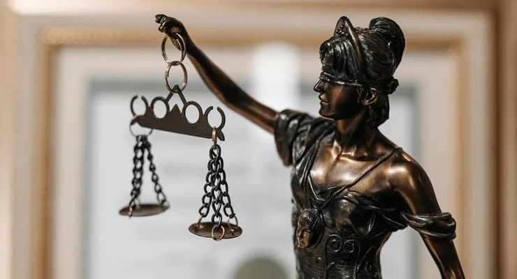 Mümtaz'er Türköne ha scritto: Il bastone giudiziario non può risolvere ogni problema