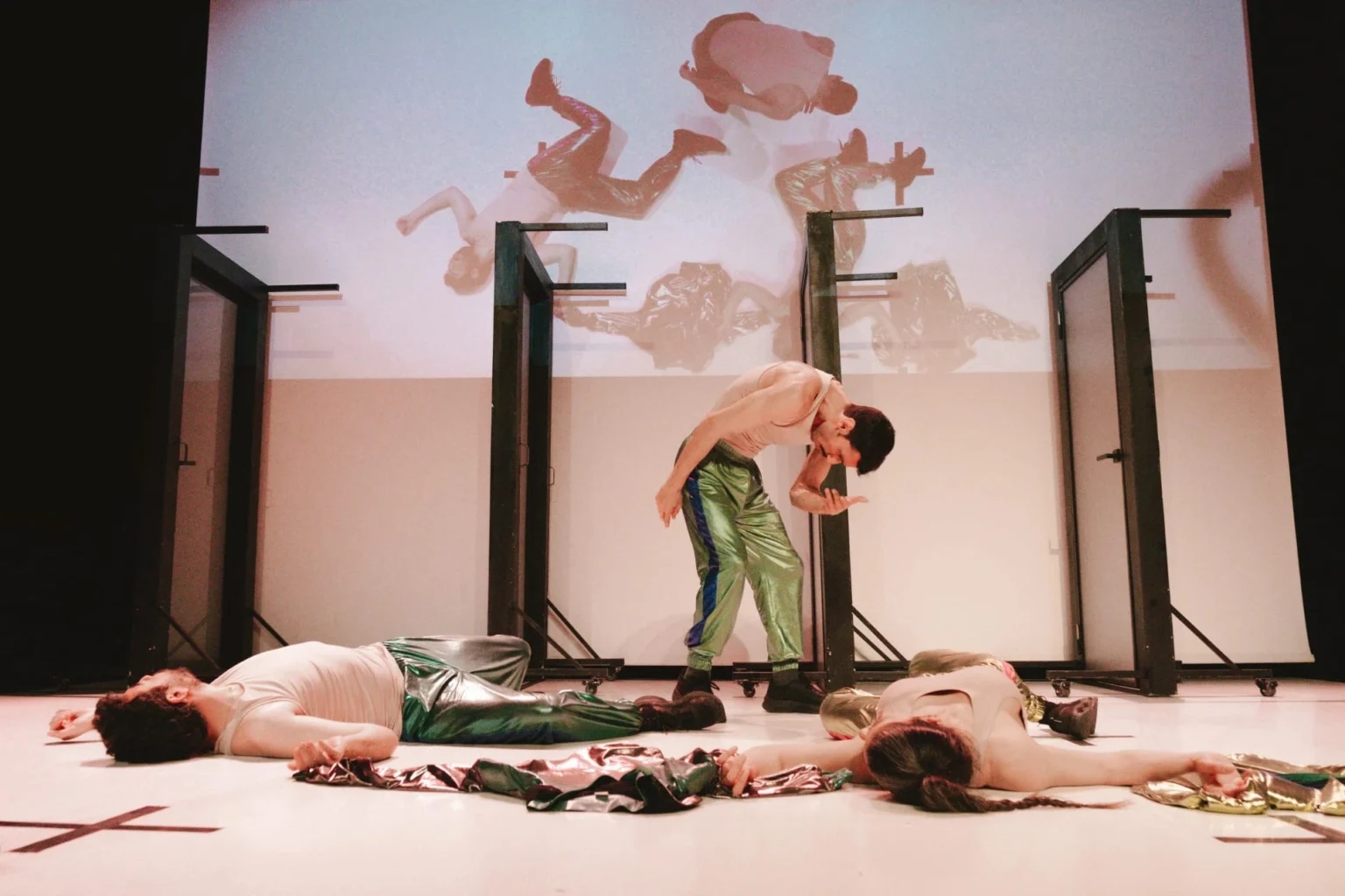 Miasto jest nasze (428): Przeniesienie koncepcji na scenę: Khôra z reżyserem teatralnym Salihem Ustą