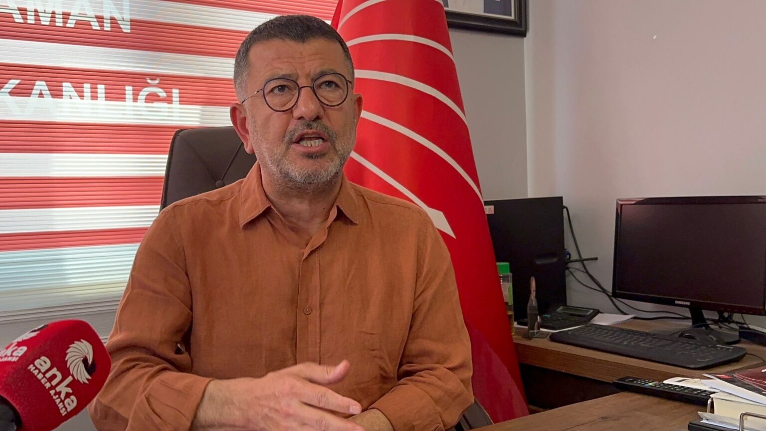 Veli Ağababa, du CHP, a appelé Erdoğan : « Venez, organisons des élections le 2 novembre »
