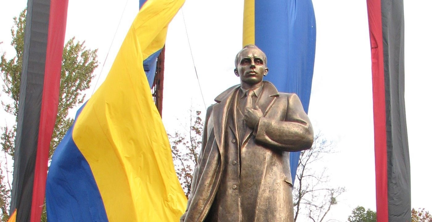 Polonya cumhurbaşkanı adayı, "soykırımcı" Bandera'nın anıtı konusunda Ukrayna belediye başkanıyla çatıştı