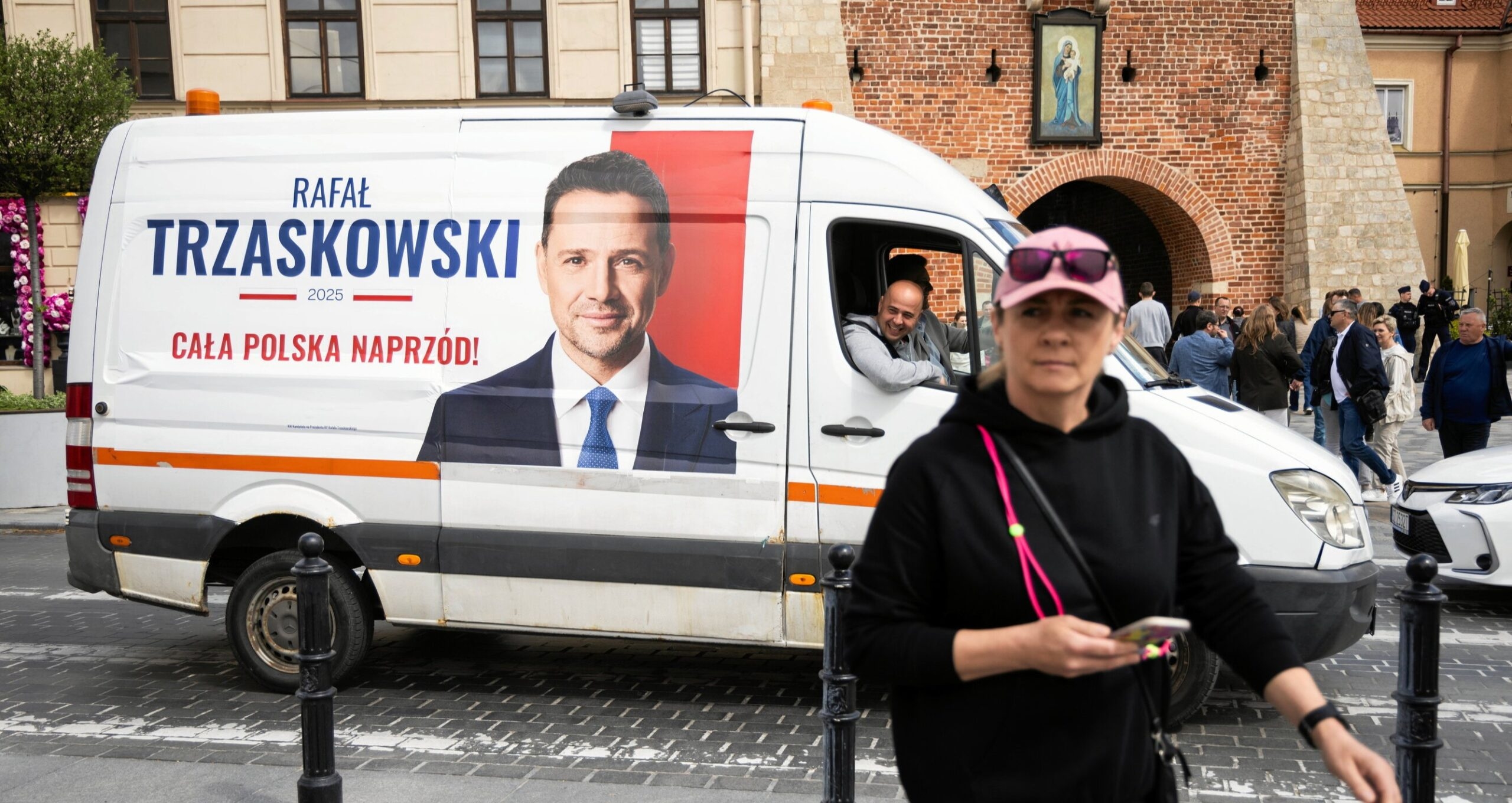 Польша выявляет финансируемую из-за рубежа политическую рекламу в Facebook перед президентскими выборами