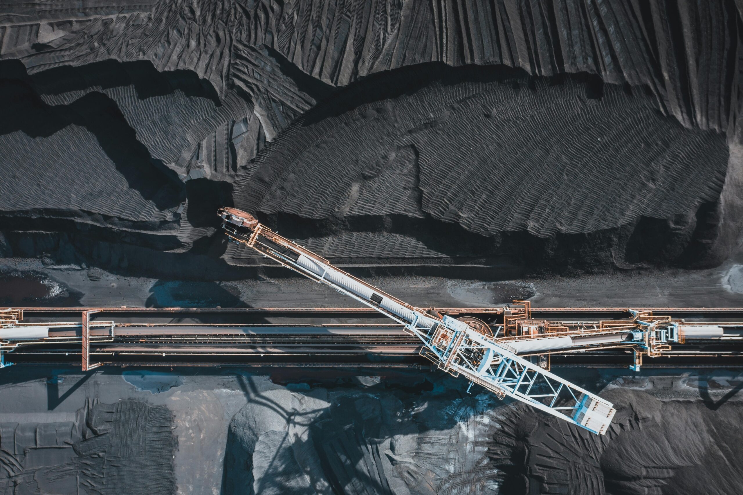 Poland’s monthly coal in energy mix falls below 50% for first time