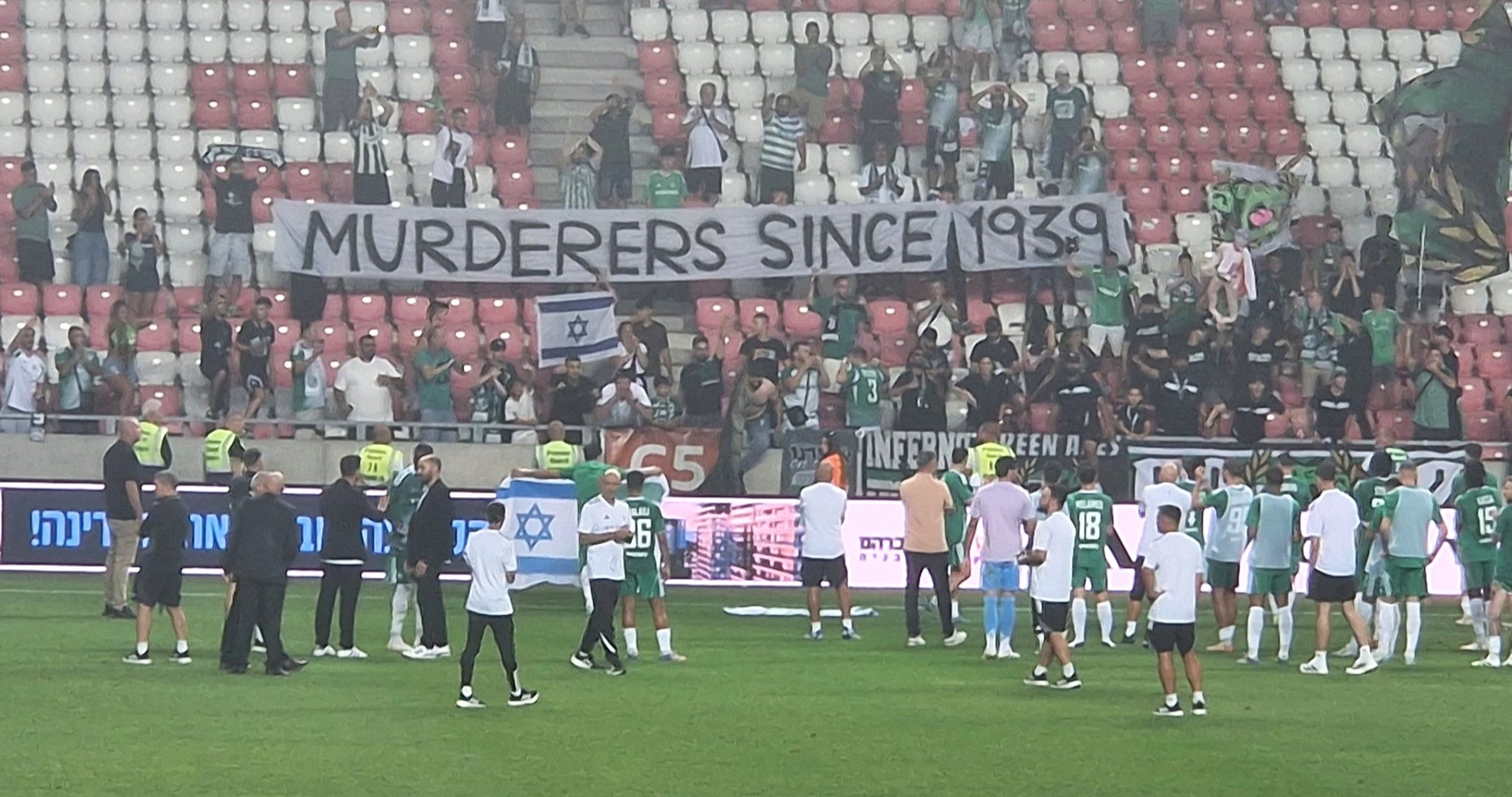 Poland condemns Israeli fans' “murderers since 1939” banner at match against Polish club