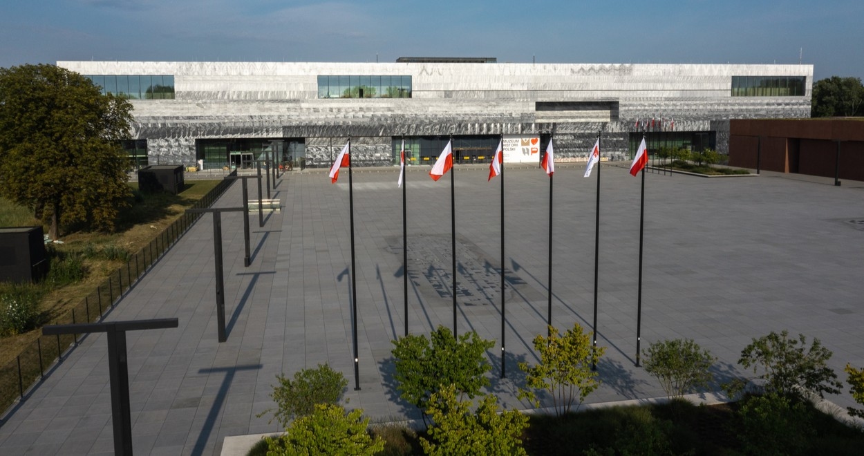 Governo demitiu ilegalmente diretor do Museu de História Polonês, decide tribunal