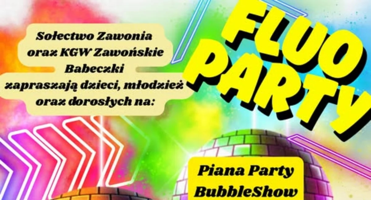 Zawonia'daki sahnenin önündeki meydanda Fluo Partisi