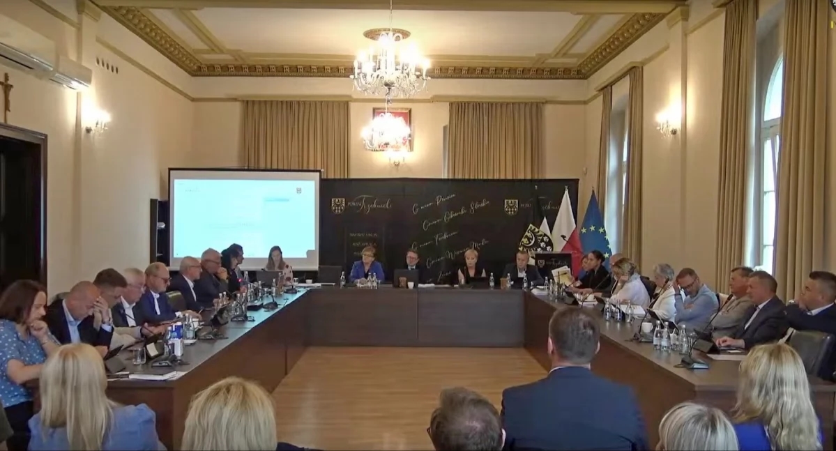 L'opposizione punta il dito contro il debito e l'aumento della spesa pubblica