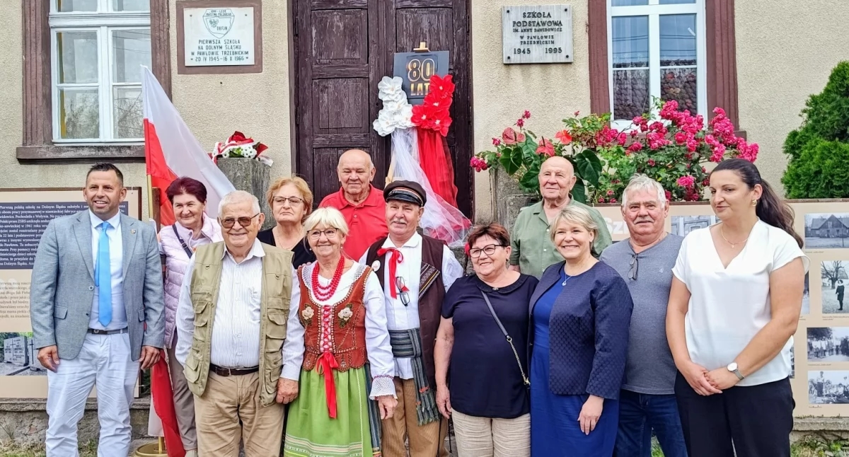 The extraordinary history of the Primary School in Pawłów Trzebnicki