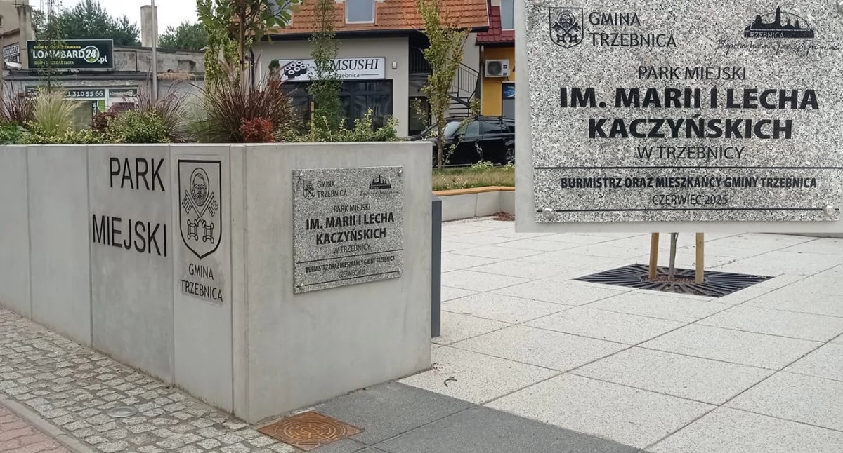 A commemorative plaque and a controversial inscription