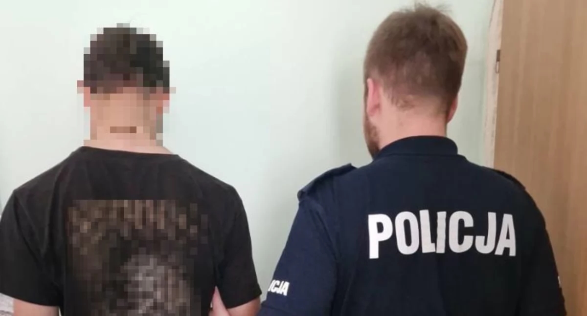 Bir gencin odasında toz ve mavi kristaller