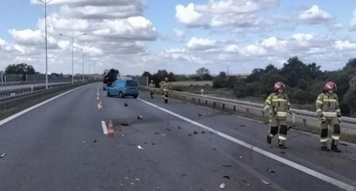 Accidente en la autopista A8 en Krzyżanowice: ¡detalles de la intervención de los bomberos!
