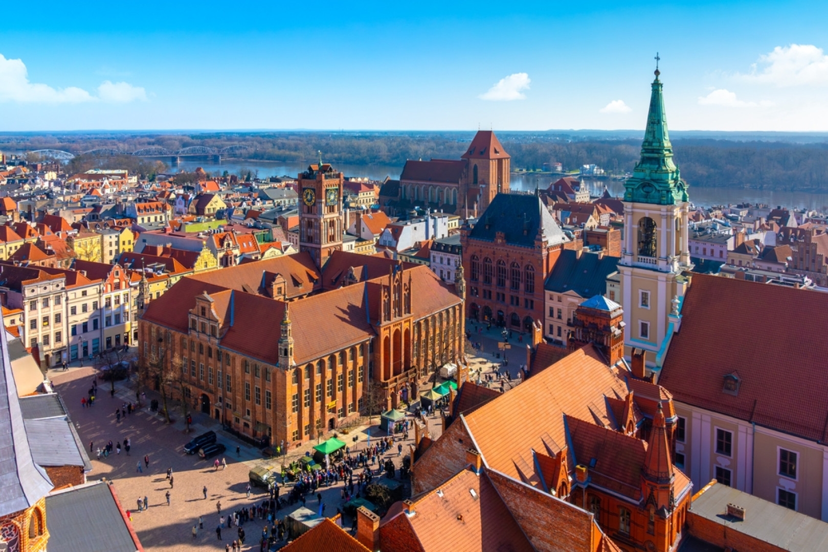 Pięciocyfrowe zarobki już w pięciu polskich miastach. W Krakowie płacą najlepiej