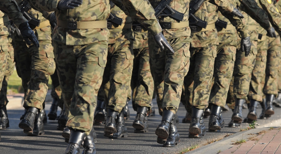 How many hours does it take to turn an average Joe into a soldier? Experts give the minimum