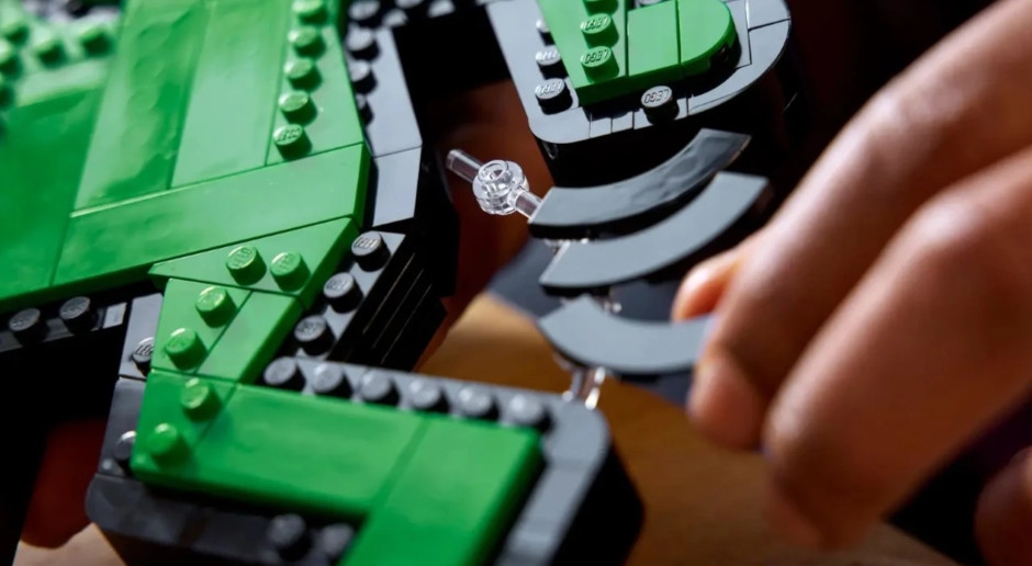 Lego llega a otro artista. Es un icono del arte callejero.